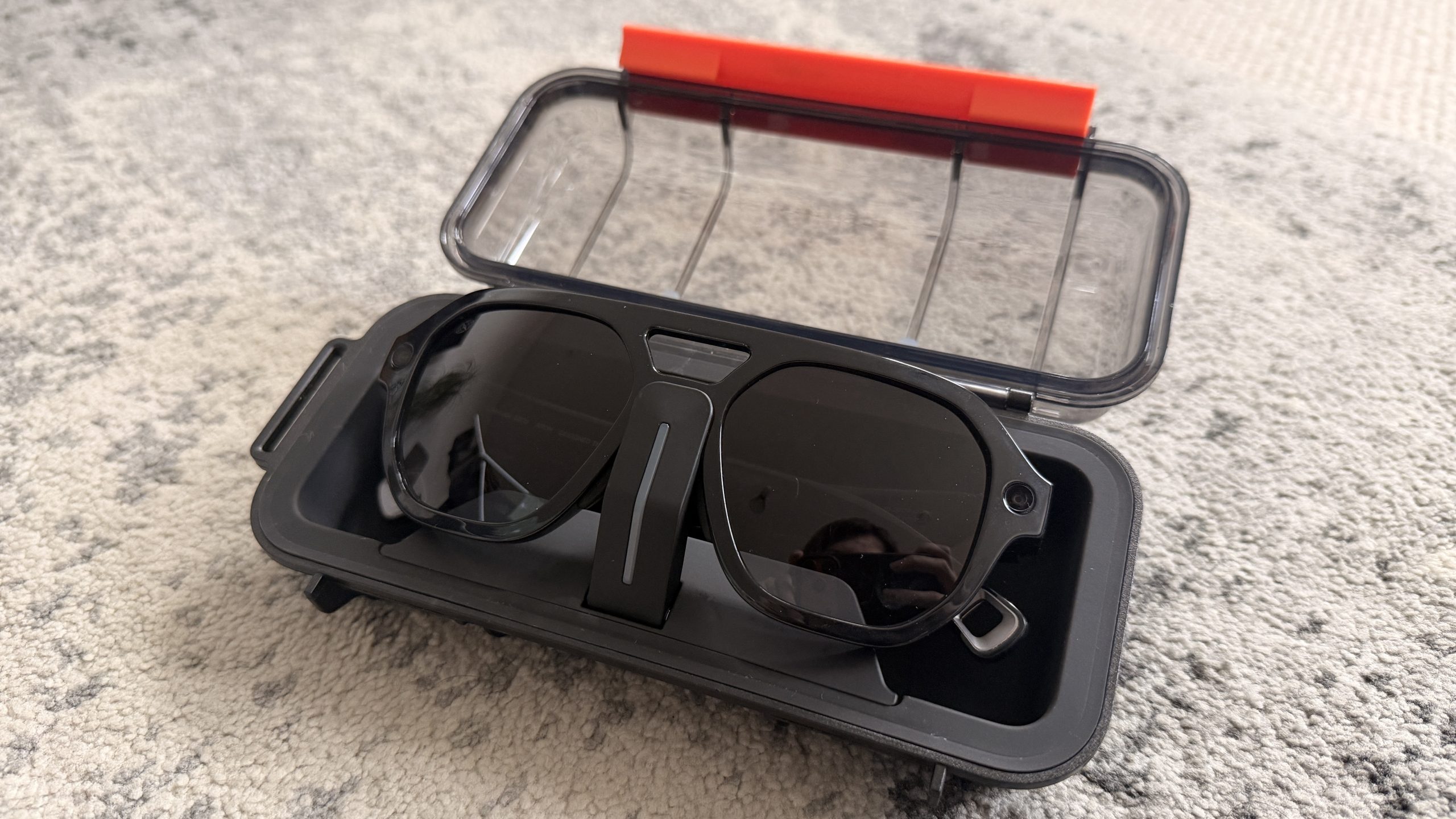 L'Atitude smart glasses